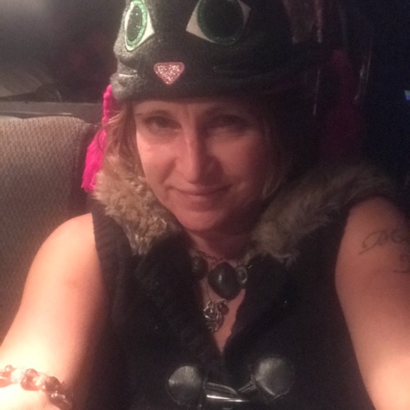 Meet your Posher, Darcy - Picture 1 of 1